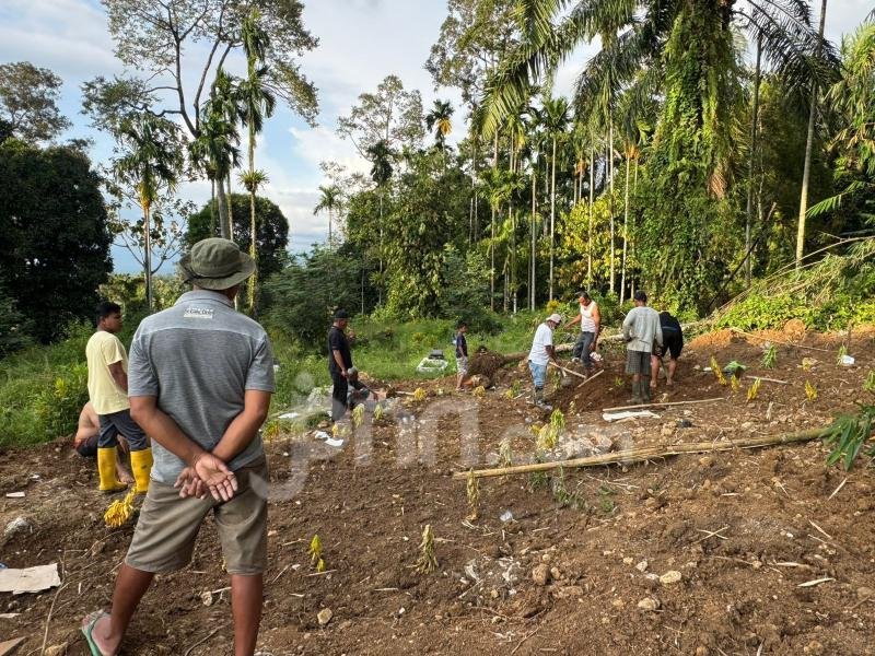 2025-12-05-4967Kuburan Masssal.jpg